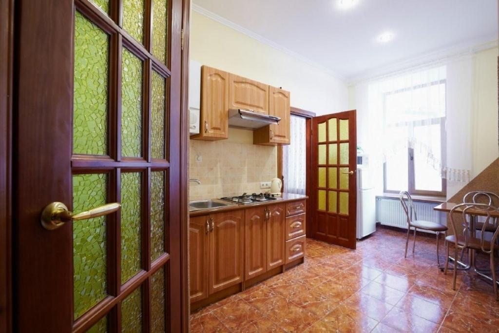 2 Rooms Central Anna Apartment Leópolis Exterior foto